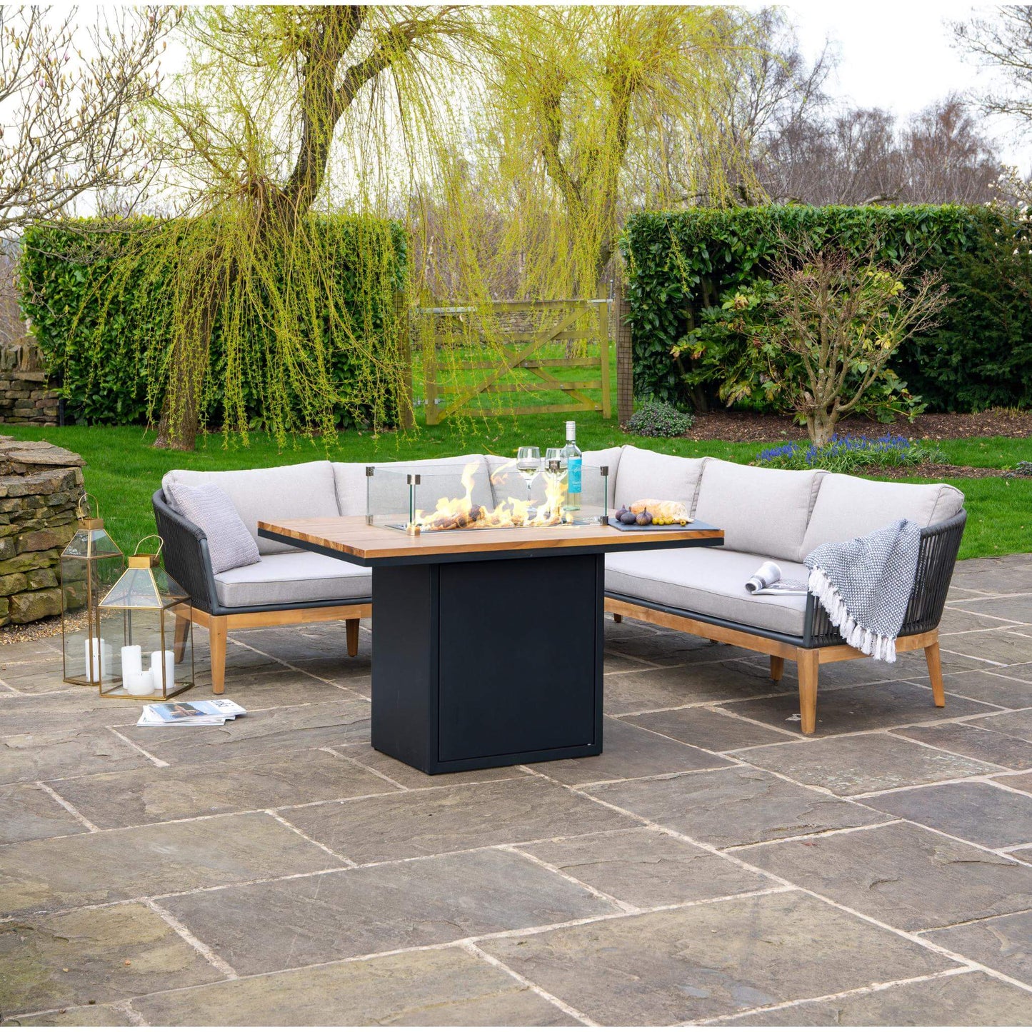 Cosiloft 120 Black and Teak Relaxed Dining Outdoor Gas Fire Pit Table